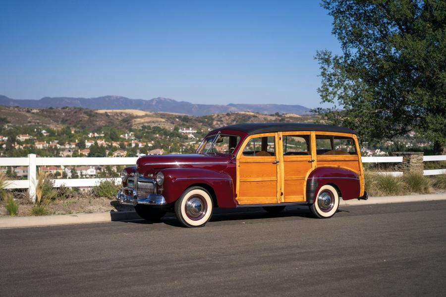  Ford V8 Super Deluxe Station Wagon 1942 года  (фото 1 из 27)